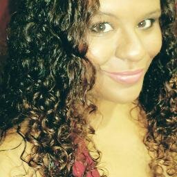 Por favor, me sigam no @VivianeRobles