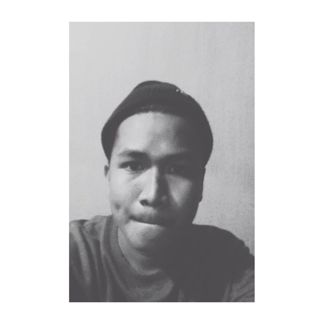 Half celebes , half alien,100% awesome, 100% music jazz because this music makes happy