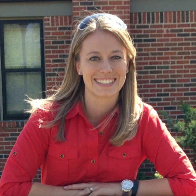 Grew up in Colorado, went to San Diego State, now working in PR for Pizza Hut corporate! Former student-athlete who loves all things sports!