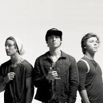 Pick up Nothing To Lose, Chloe & 3000 Miles here: http://t.co/2IS87ckzX7 #TeamInspire