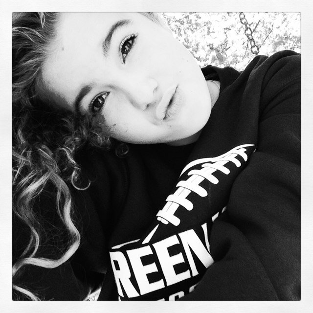 Hey, its Sophia..:) .. and i love Justin Bieber. Hes just amazing..♥ im a Belieber..... ℬℯℓιℯℬℯr ღi follow back :)