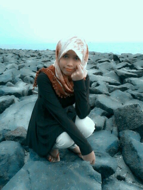 yayasunshines's profile picture. add my fb yaya sunshine's and my ID wechat lylyhana_96