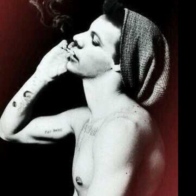 FREE FOLLOW !PLEASE FOLLOW @louismutville FOR SEX IMAGINE THINGS AND READ MY FIRST TWEET ON HERE