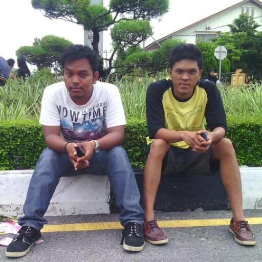 Allah SWT | Keluarga | .......... | @band_armada :) | @PA_Pekanbaru | Pin: 75033A43