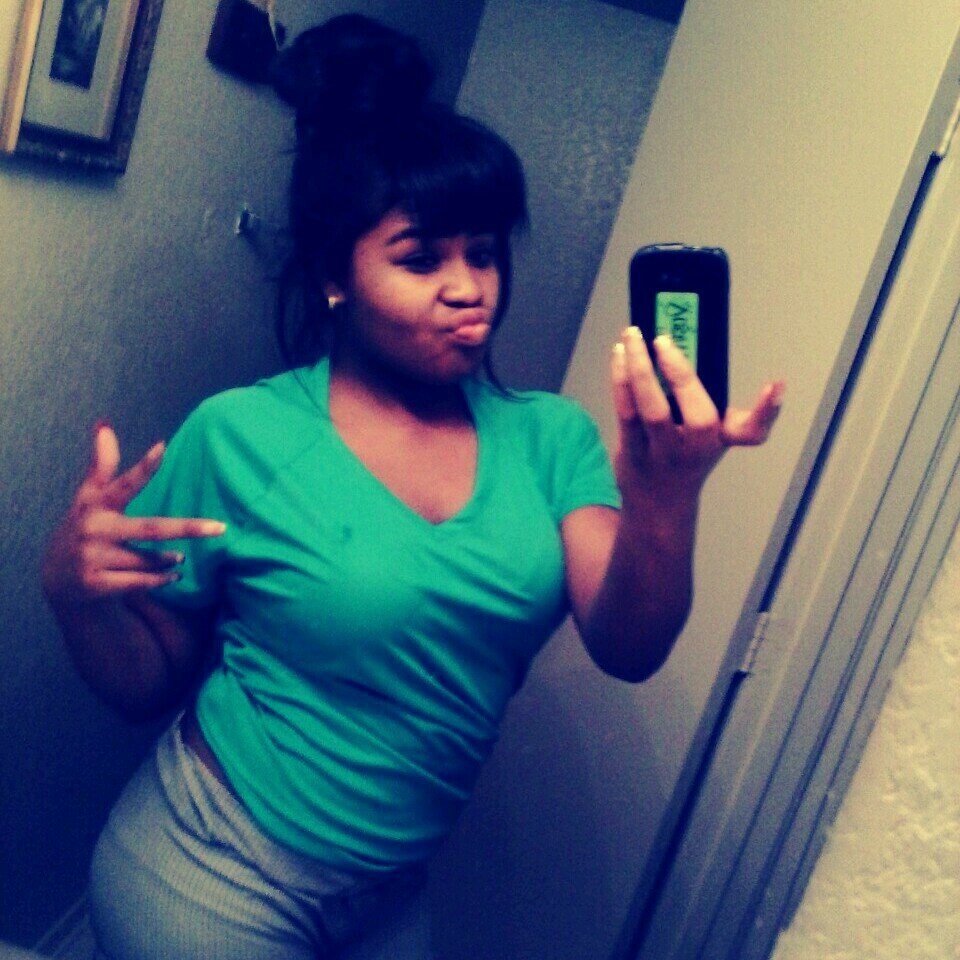 HenryAdrianna's profile picture. Loveing#Oomf hmu kik me @Do_dat i like pussy 2!! °°I No longer love these hoes fuck em! yo tittys saggin bitch swerve follow my bae@jaynaaa_flygirr