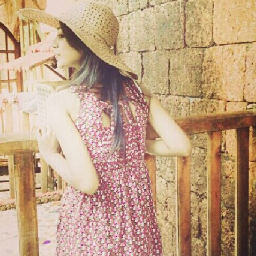 Artist |Travel enthusiast | Love movies | animal lover | dreamer | foodie | Dil se filmy | ♥ Bollywood