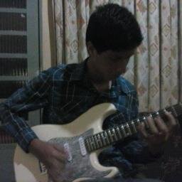 Matheus Carrara sou Guitarrista