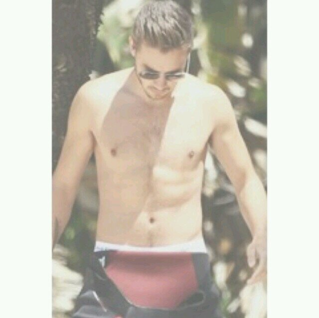 please, follow back on @tomlinkaty