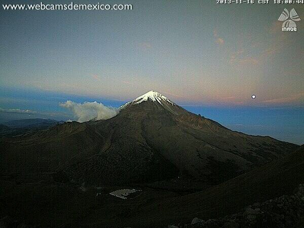 Citlaltépetl o Pico de Orizaba, es el volcán y la montaña más alta de México, con una altitud de 5610 msnm. Ubicado en los límites de Veracruz y Puebla.
