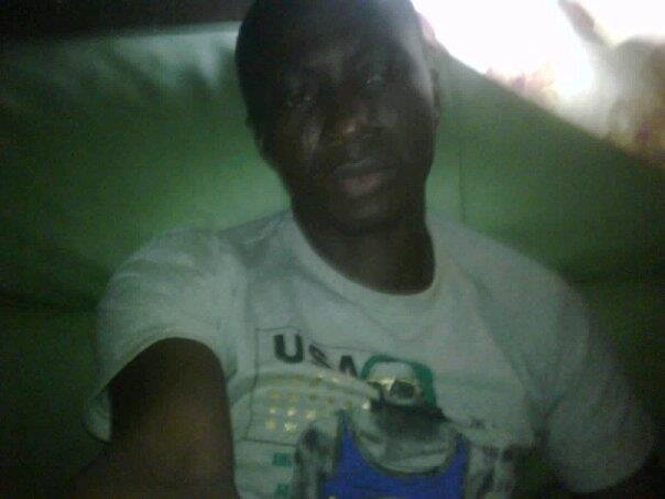 Am friendly,funny nd I like meeting friends