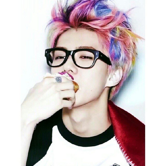 Unfollow this and follow my other acc. @baekkieislands :)