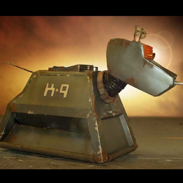Canine companion of Doctor Who. I dont fetch or play dead or hump legs... Unless youre Sarah Jane RP+18