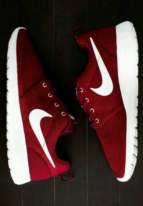 Giving you only the best in sneakers, so follow us and we will follow you back !