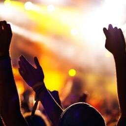 ライブに行ってみたら、こんなことがあった。こんなことよくある。みたいなことをつぶやくbotです。リツイート＆フォローよろしくおねがいします(*ﾟ▽ﾟ*)