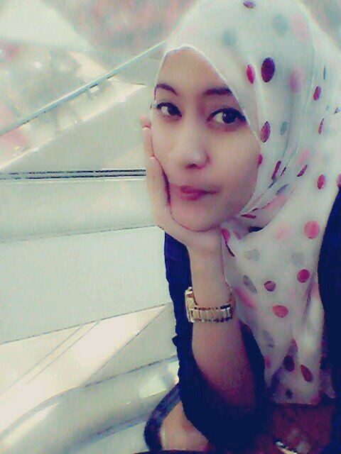 astri_tias's profile picture. Dan kau hadir merubah segalanya menjadi lebih indah, kau bawah cintaKu setinggi angkasa, membuatKu merasa sempurnah dan membuatKu utuh menjalani hidup.