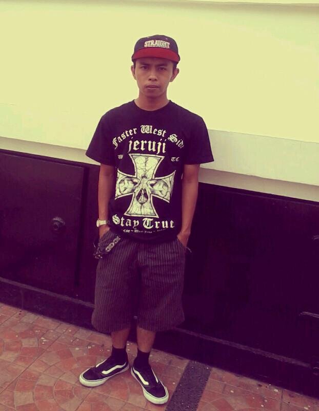 I'm watching the truth through this fake telescope. And yes, the truth is good. • Lowrider Bike's Bandung