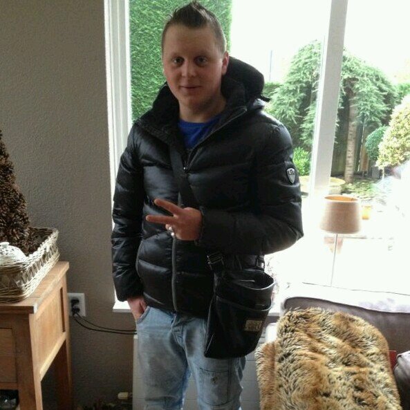 volg me ook op insta 010_rens snapchat renssnap16+  #money  NwK-0180 comenius pelikaanweg nmr  vraag je maar nf=nfb
