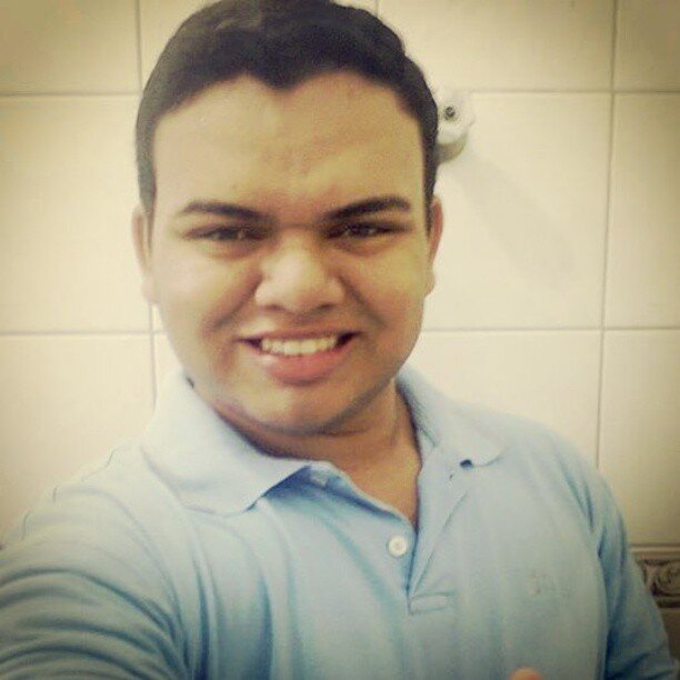 Posso ter todos os defeitos do mundo, mαs αfinαl ninguém é perfeito. Bαstα ser FELIZ ;)