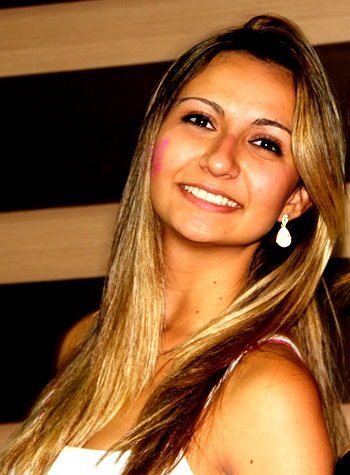 Jornalista e assessora de imprensa com uma mente cheia de ideias e um coração cheio de amor.