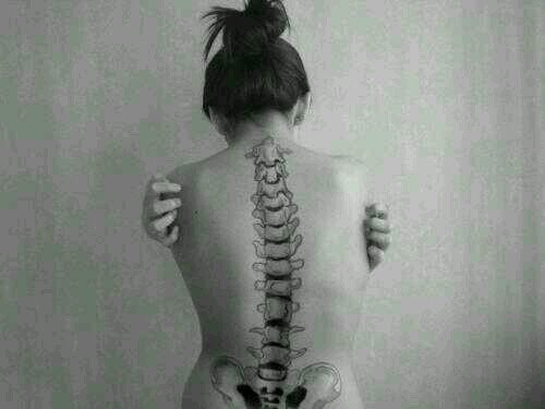 Solo quiero alejarme de la realidad. Libros como única droga. Mente suicida. Rota por dentro, rota por fuera, por tu culpa.