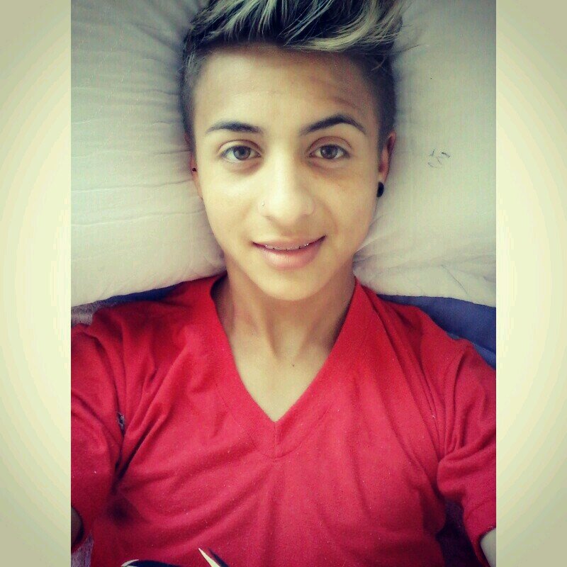 Lucas Lourenço,  Dançarino,  solteiro, 18 anos , Aries , e eu amo minha mae *-*