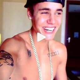 Just started twitter, simply for my boy!

All beliebers follow please!
I follow back :)