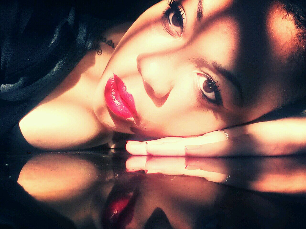 hey! names Lana. i am an aspiring makeup artist in Canada.LOVE food, Love my games. total kid at heart aka big Disney fan =P