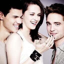 somos dos chicas:@GaiaRobstener y @ianlautnersStew y amamos a #Robsten #Taylor Lautner #Demi Lovato #Twilight #TVD #Glee #Muse