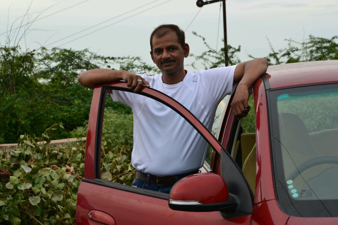 जज्बे सच्चाई का ले हर कदम चलते है ,
मिले कांटे या फूल उन्हें सर करते है ,
खुद का सच कह पाना ही होता सबसे मुश्किल ,
हम मुश्किलों को पार करने का हुनर रखते है ,