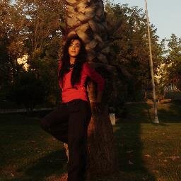 Tam bır Rihanna hayranıym
Yemek yemeye düşkün  özellkle pizza :)  Koyu Fenerbahçe taraftarı .
