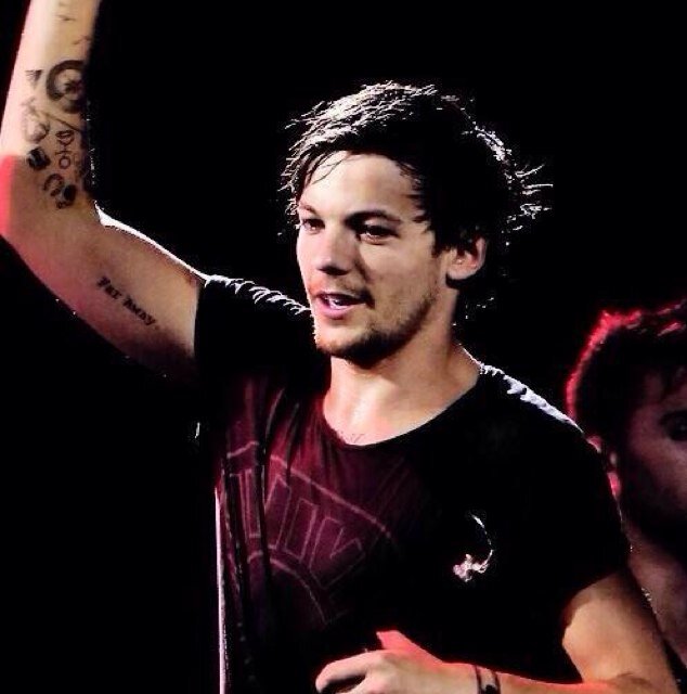 please follow @fajitazxrry :-) she gave you this free follow. it would be greatly appreciated. xx