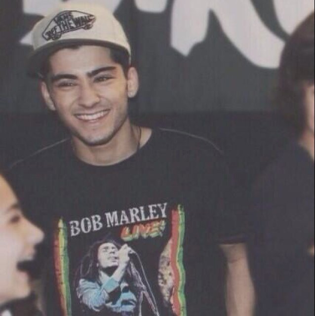 please follow @fajitazxrry :-) she gave you this free follow. it would be greatly appreciated. xx