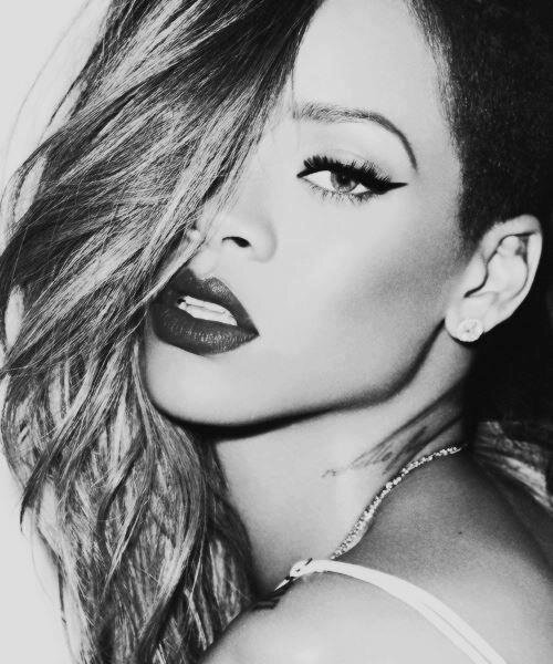 You're the reason I'm thinking ...
I think that's what I get for wishful thinking ...
I should never have let you enter my door .Se Você Me Seguir Eu Te sigo