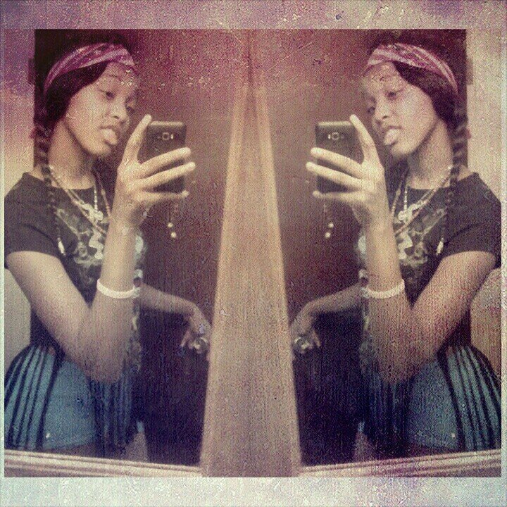 ♩New Toooo Twitter Sooo Yeaaa Just Follow Me Ig ♩