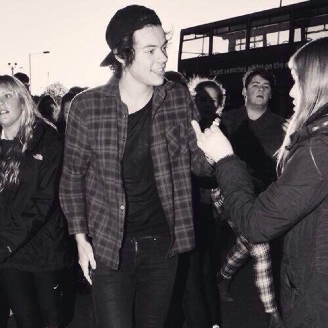 please follow @fajitazxrry :-) she gave you this free follow. it would be greatly appreciated. xx
