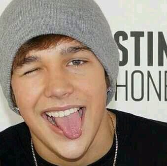 follow @AustinMahone251 because i just gave you a free follow :)