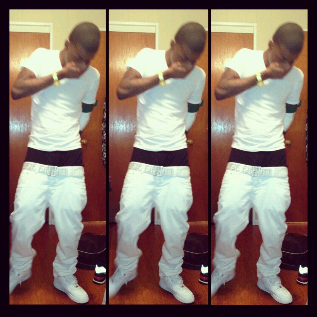 Y.N.I.C PinelawnYungn ✈✈Free Them Hitters Its Just a Couple Of Them Left Dont Think Shit Sweet Cause You Can Still Meet Death R.I.P LilPhat'