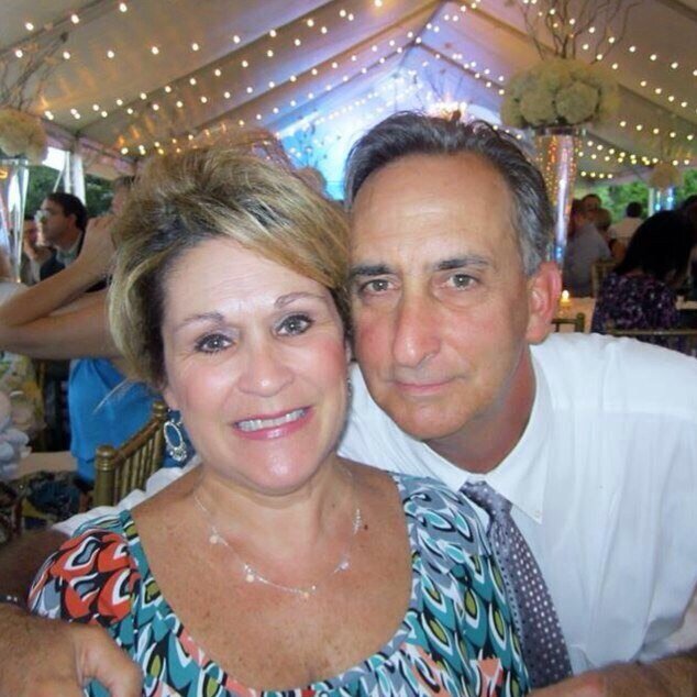 1976 Grad/ Notre Dame HS, Wide Receiver USM 🦅, HS Football & Track Coach 40yrs . 1 State 🏈 Title ,4 State Tk Girls Titles  1 Boys State Tk Titles, ❤️🐟🐟👀😏
