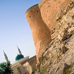 هي جزيرة في الخلیج العربي وتتبع إدارياً محافظة القطيف ترجع إلى أكثر من خمسة آلاف عام(سنة)قبل الميلاد فهي إذاً من أقدم البقاع التي عاش فيها الإنسان. الشعب فيها
