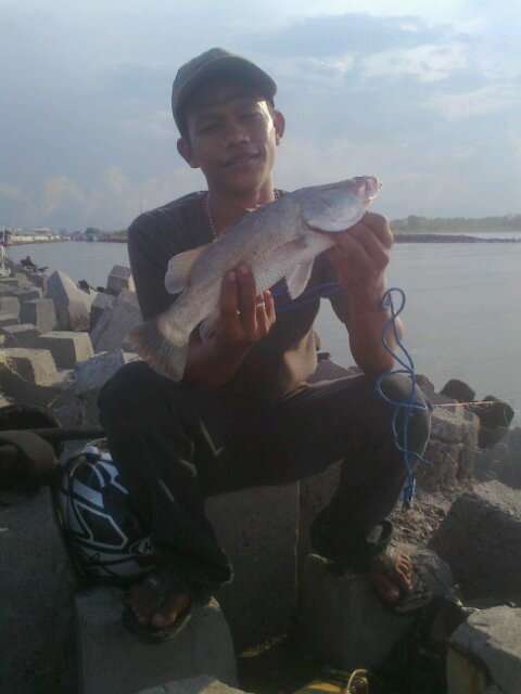 Rizki23876625's profile picture. pengin punya cwe yg nrima ap ad nya