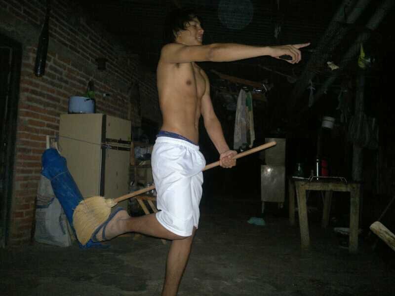 Hola hola Que tal? Soy un chico que hace Videos Vlogs HUMORISTA - YouTube http://t.co/1pAxgU5dIz