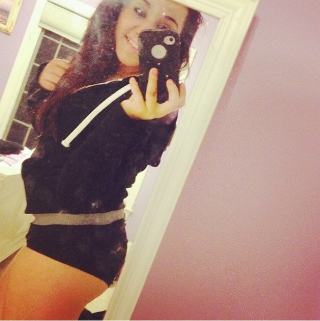 Follow mee(: im fun crazy and weird!(: fav quote: loyal and faithful girls are the ones that cry the most bc its true!❤