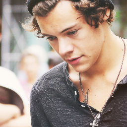 i gave you a free follow bc ily, plus youre perf, can you please check my youtube channel and subscribe? http://t.co/7PjDYuaCfC