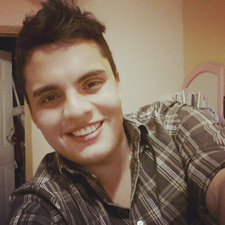 estudiante de medicina , buscando nuevas aventuras que me hagan crecer dia con dia y lograr ser una mejor persona