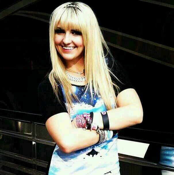 I'm Paola and love R5 and Justin Bieber ¿my dream? Being OLLG of Puerto Rico.♥