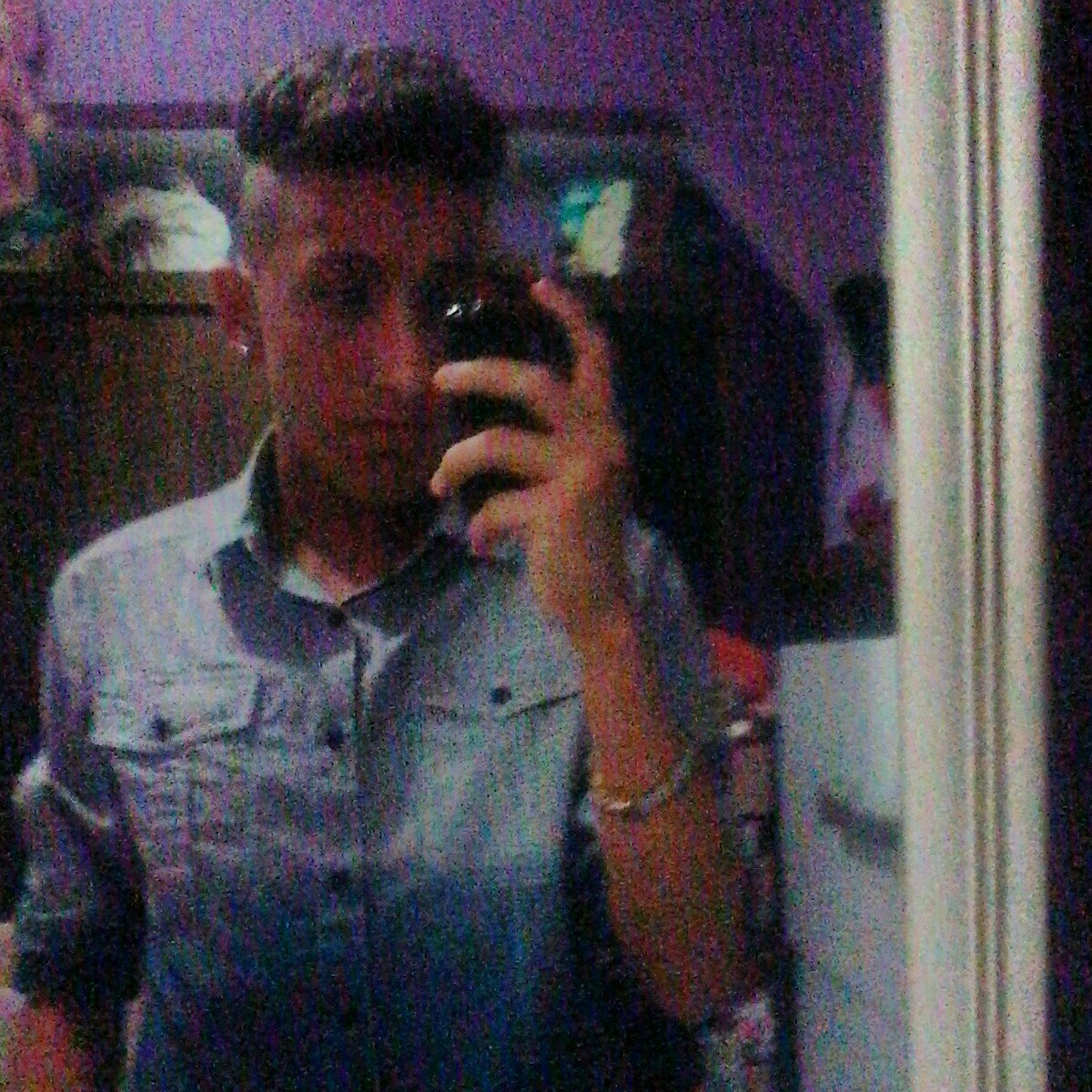 Eu sou tão moleque , Que até qualquer moleque pode ver , Que eu viro homem perto de você ♪♫