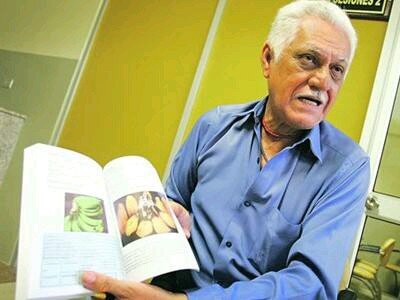 Ingeniero Agrónomo experto en Control de Calidad y manejo de bananeras,ex Catedrático en la UAE,autor de varios libros sobre temas bananeros.