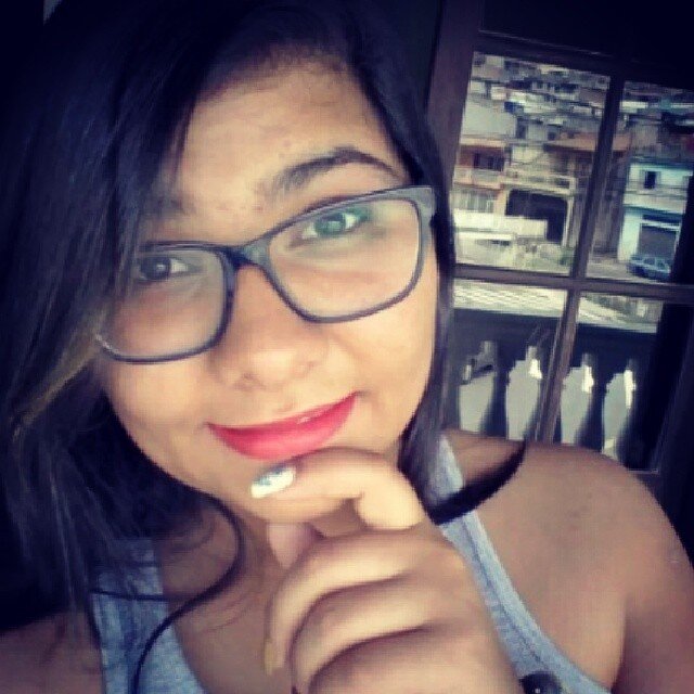 Apenas uma sonhadora, quer saber mais? chama no whats! 988098288 haha (;