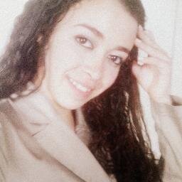 Relembrar é viver.Lembranças boas são especiais e inesqueciveis...Já ás lembranças ruins apenas delete,e pense que vc é forte e capaz de vencer na vida!MC