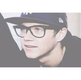 ☾your the reason im breathing so please dont go☽